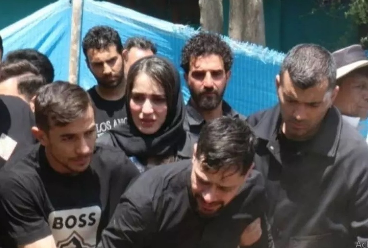 بی‌وفایی رفقای پرسپولیسی کامیابی نیا در خاکسپاری مادرش خبرساز شد!