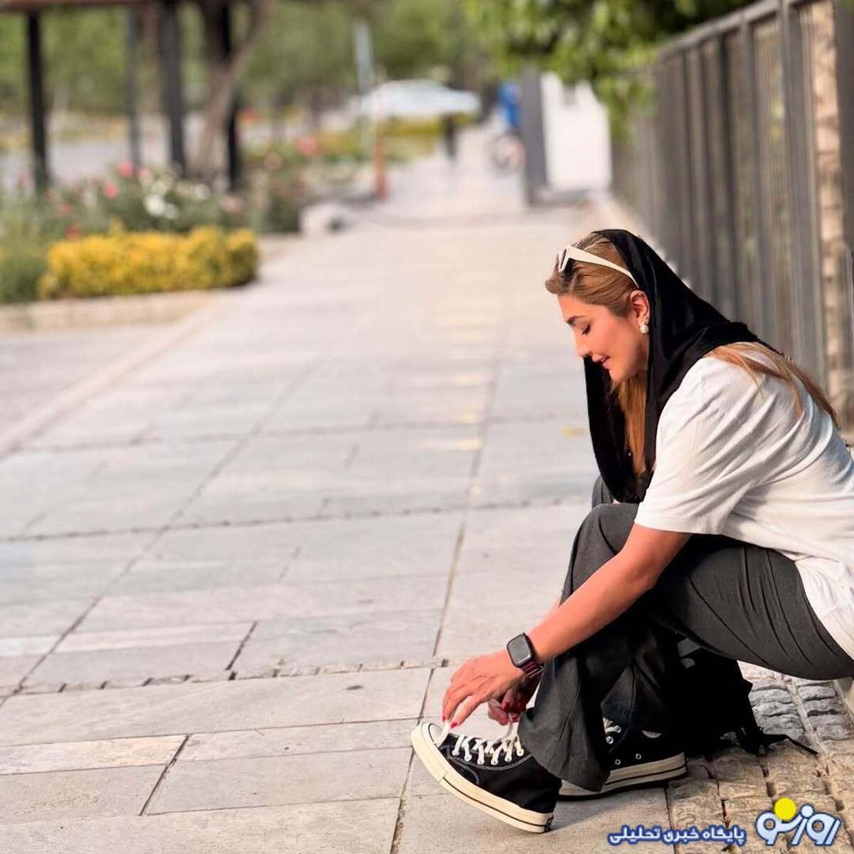 عکس | خانم بازیگر با لباس راحتی در خیابان عکس‌های جنجالی انداخت!