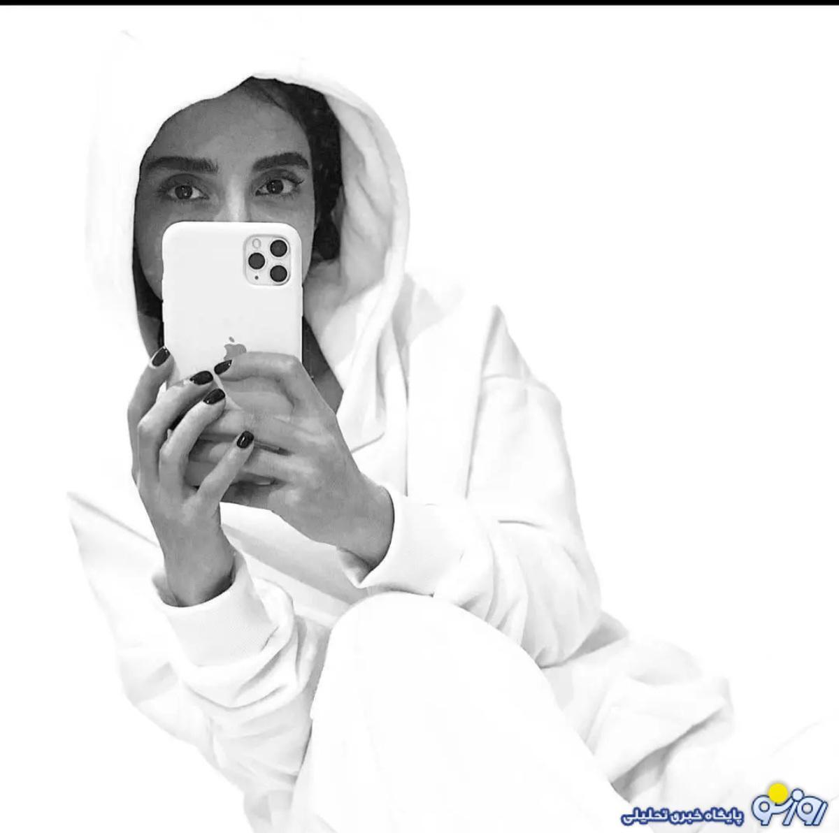 عکس | الهه حصاری با این عکس‌ها در اتاق خوابش دل هواداران را به دست آورد!