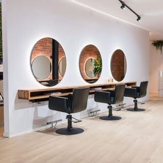 چگونه بهترین آرایشگاه نزدیک خودمان را پیدا کنیم؟ راهنمای کامل