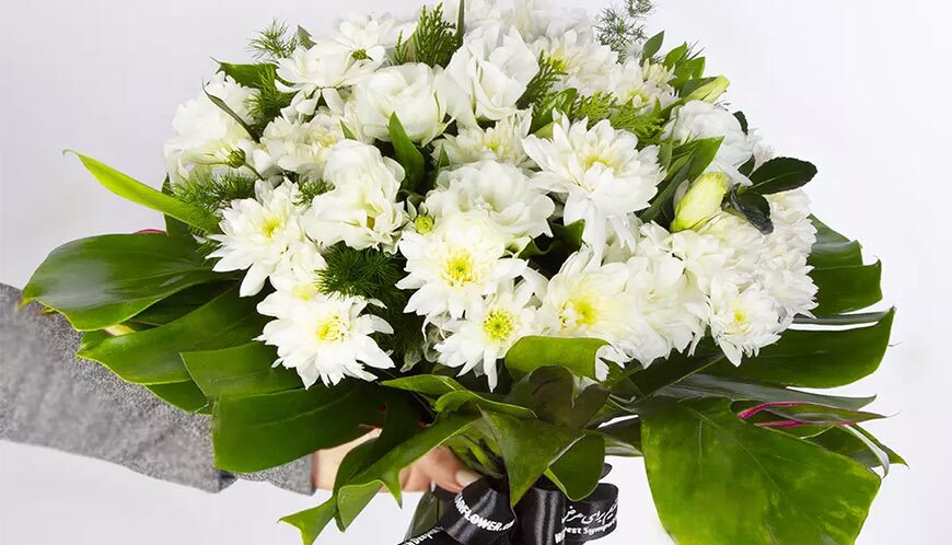 7 گل مناسب برای مراسم ترحیم و عزاداری