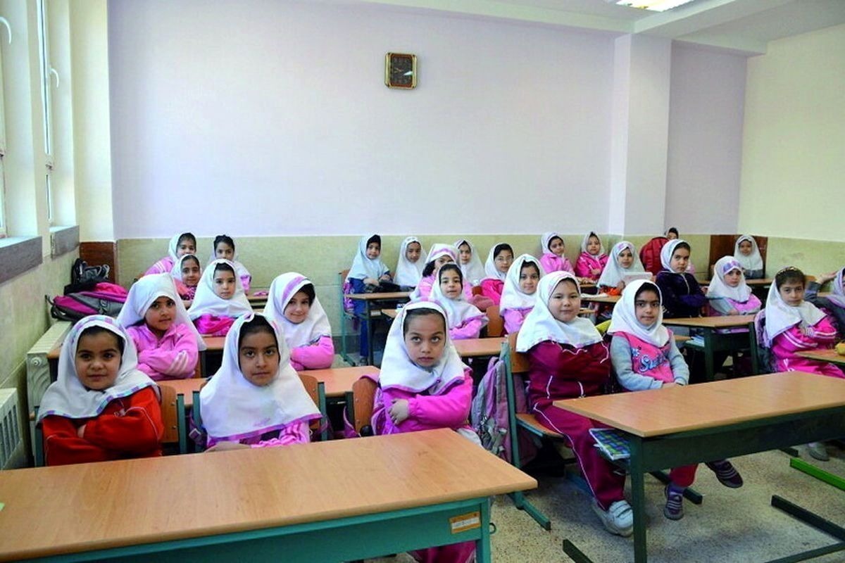 بازگشایی مدارس از نیمه شهریور صحت دارد؟