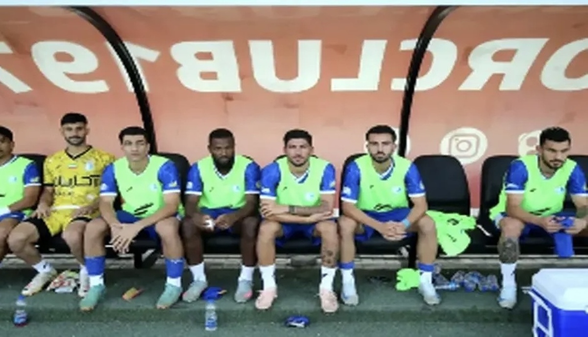 نام ۱۳ بازیکن در لیست خروجی استقلال