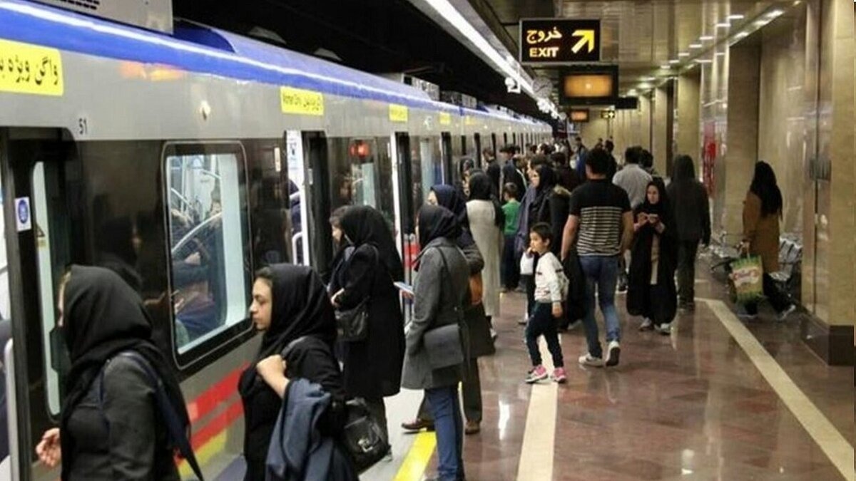 شناسایی یک جیب بر با شگرد «زاغ‌زنی» در مترو