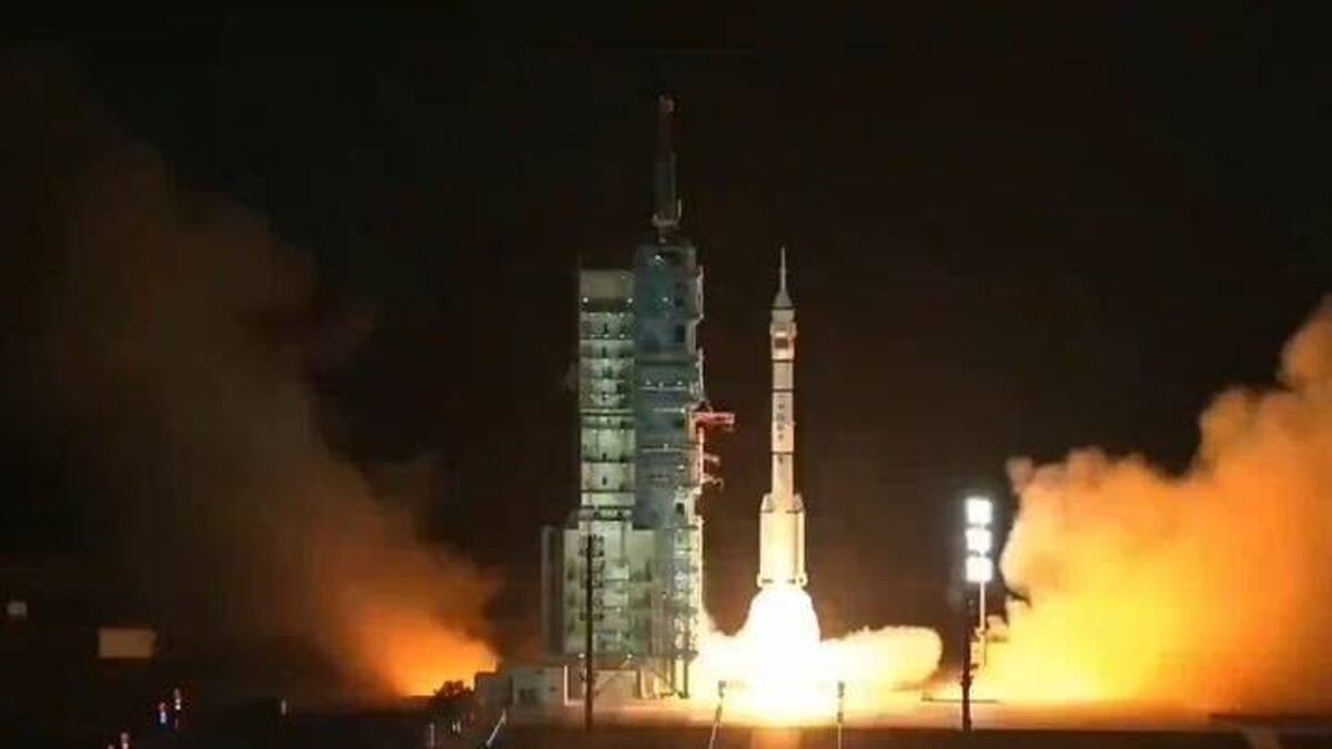 پرتاب موفقیت‌آمیز فضاپیمای سرنشین‌دار چین به فضا + ویدیو