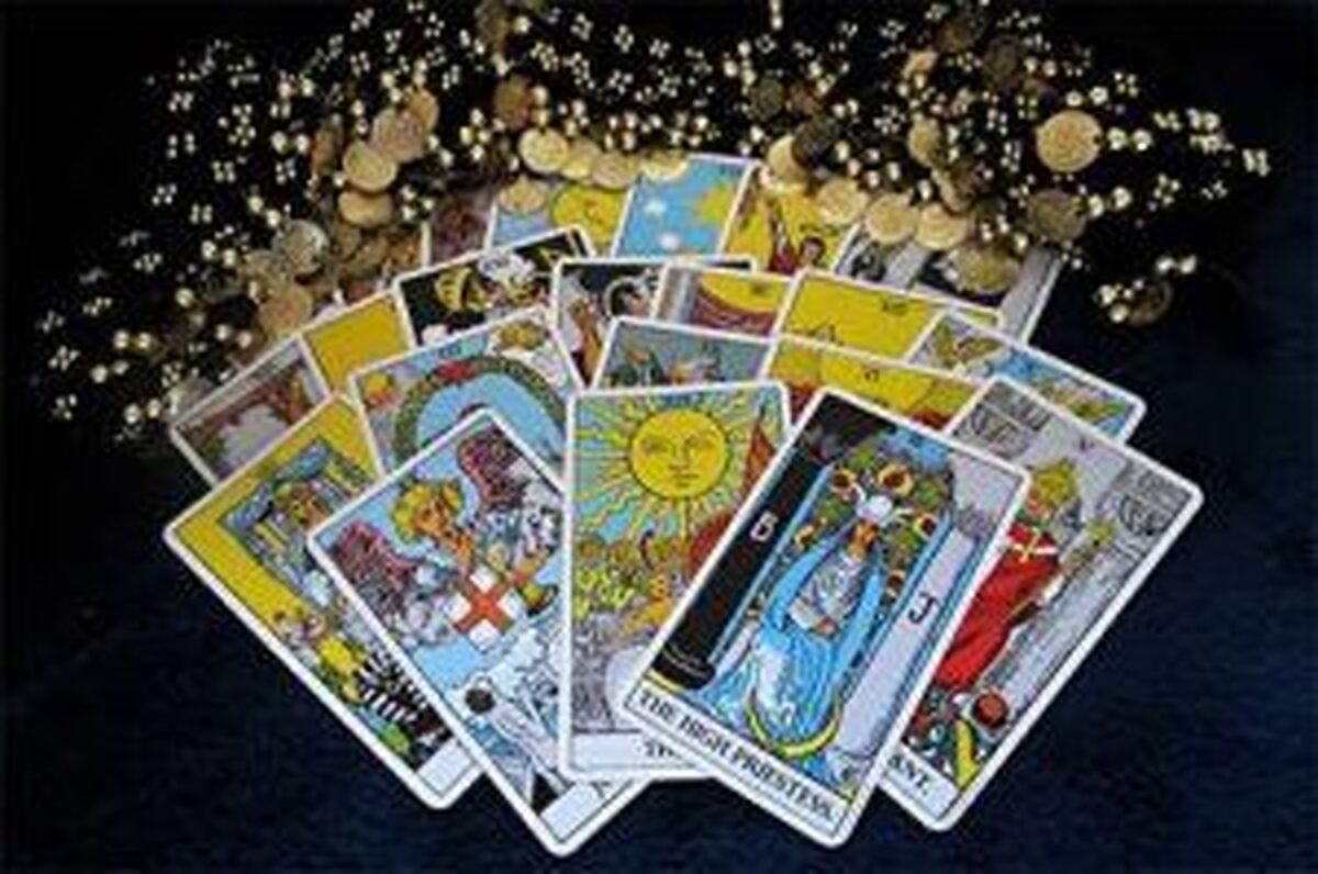 فال تاروت آنلاین امروز یکشنبه ۱۸ آبان ۱۴۰۴