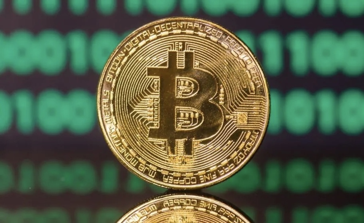 قیمت بیت کوین امروز سه‌شنبه ۴ آذر ۱۴۰۴ + جدول