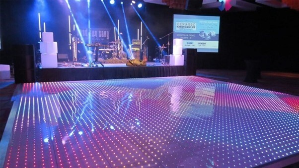 اجاره صندلی و تجهیزات