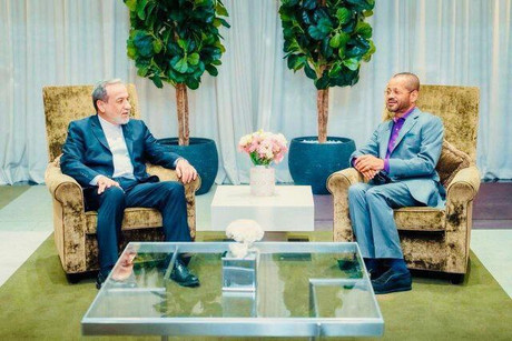 وزارت خارجه عمان: البوسعیدی و عراقچی در ژنو دیدار کردند