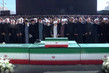 اقامه نماز بر پیکر رهبر شهید