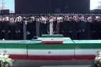 اقامه نماز بر پیکر رهبر شهید