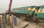 حادثه هولناک خروج قطار از ریل در پاکستان /۶ نفر کشته و ۳۰ نفر زخمی شدند + ویدئو