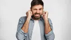 وزوز گوش چیست؟ + روش‌های درمان