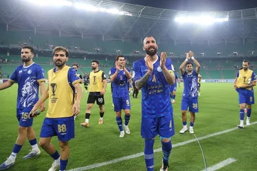 آبی‌ها به تهران برنمی‌گردند/ برنامه ویژه استقلال برای بازی با الغرافه