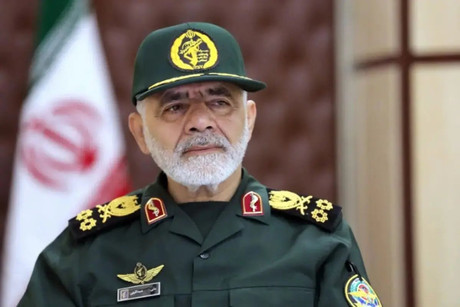 اجازه نمی‌دهیم ناو‌های زنگ‌زده آمریکا وارد خلیج فارس شوند